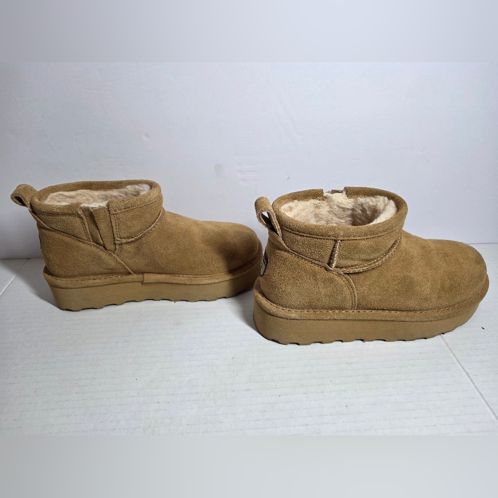 BEARPAW YOUTH size 2  Girls Retro Shorty Platform Winter Boots